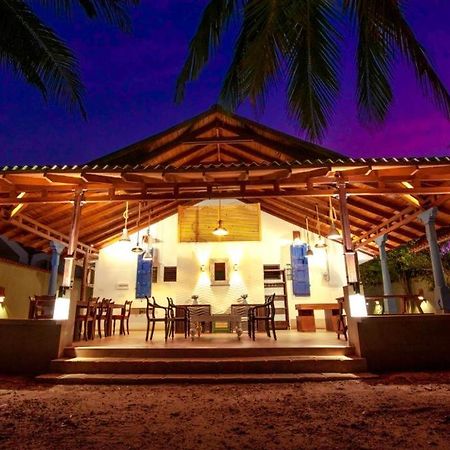 Ocean Gateway Dickwella Hotel Exterior photo