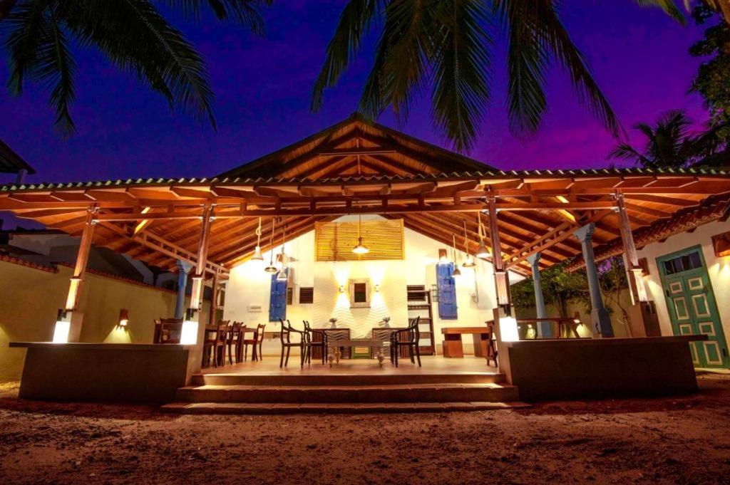 Ocean Gateway Dickwella Hotel Exterior photo