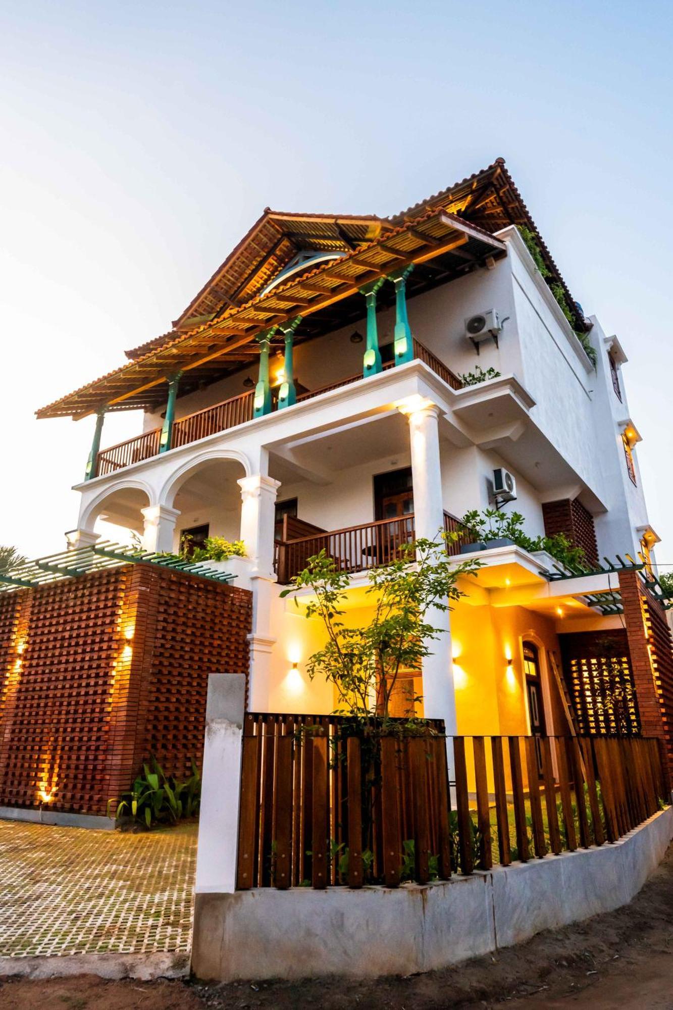 Ocean Gateway Dickwella Hotel Exterior photo